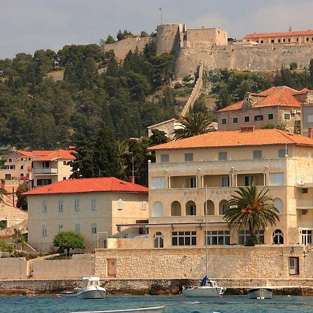 Villa Dalmacija Hvar Hotel ฮวาร์ ภายนอก รูปภาพ