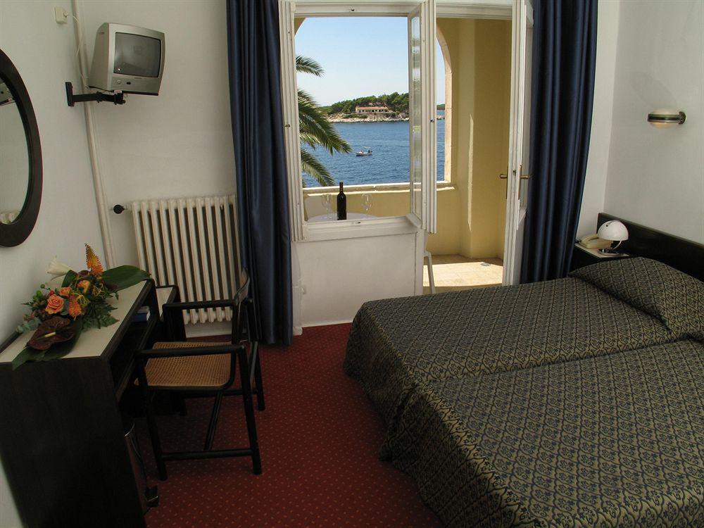 Villa Dalmacija Hvar Hotel ฮวาร์ ภายนอก รูปภาพ
