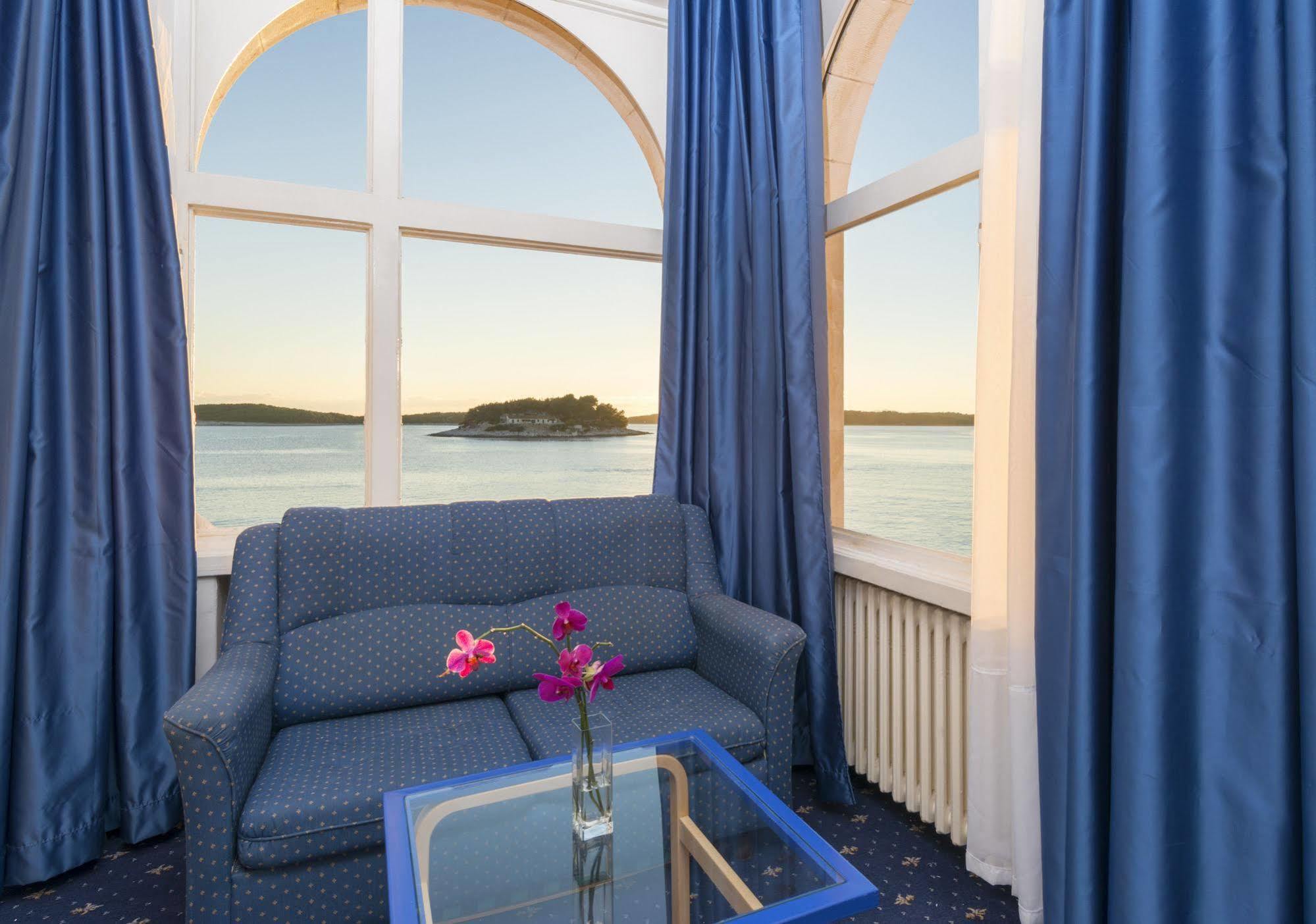 Villa Dalmacija Hvar Hotel ฮวาร์ ภายนอก รูปภาพ