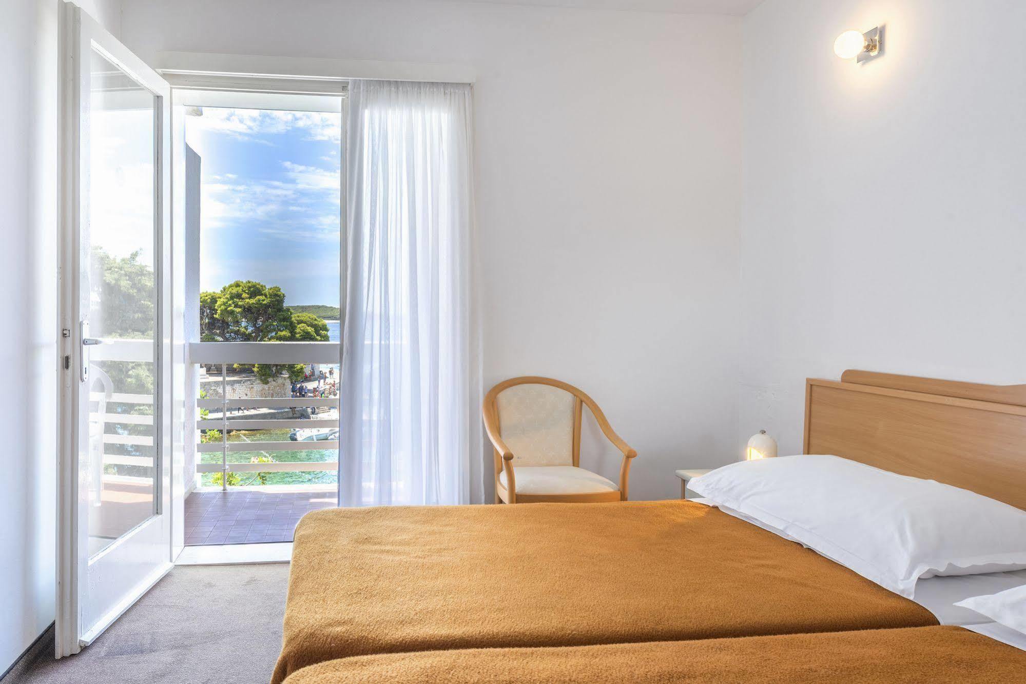 Villa Dalmacija Hvar Hotel ฮวาร์ ภายนอก รูปภาพ