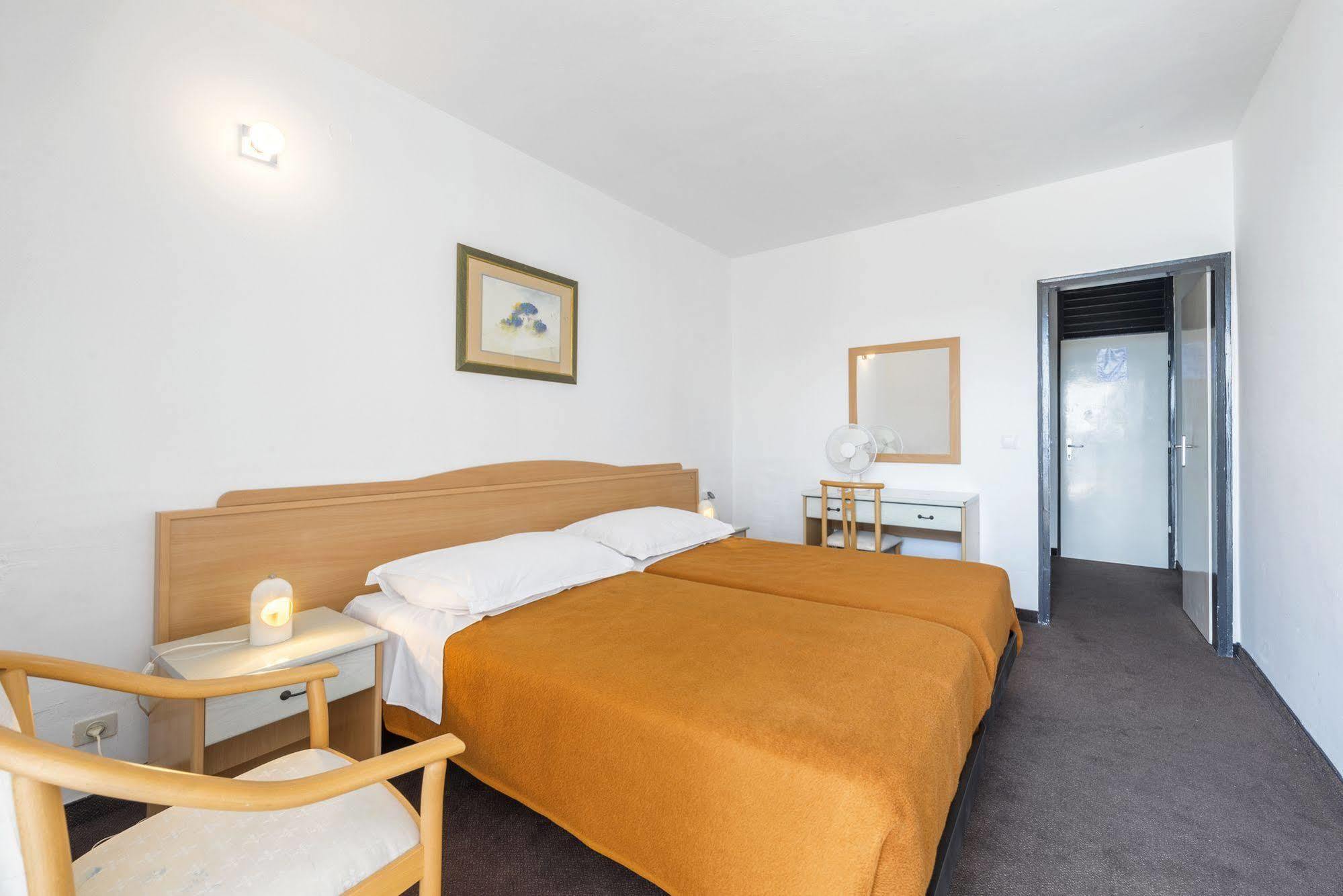 Villa Dalmacija Hvar Hotel ฮวาร์ ภายนอก รูปภาพ