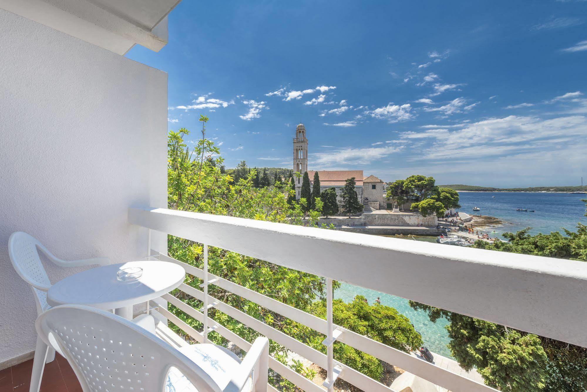 Villa Dalmacija Hvar Hotel ฮวาร์ ภายนอก รูปภาพ